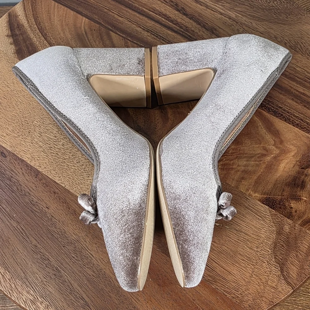 Beast Fashion Velvet Block Heel Pumps With Bow Size 8 Taupe